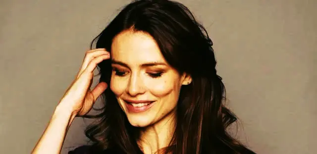 Saffron Burrows